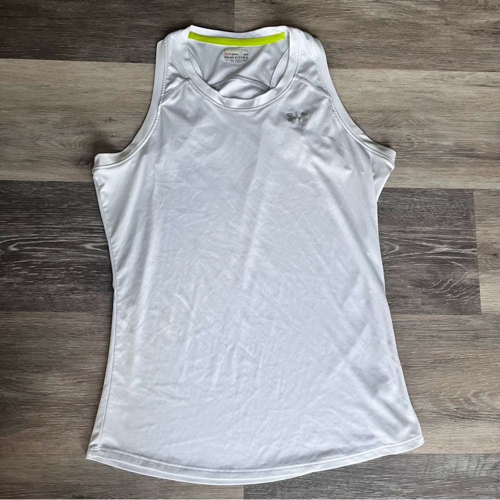 Under Armour Semi-fitted workout tank